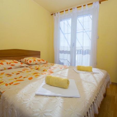 Apartments With A Parking Space Baska Voda, Makarska - 6761 部屋 写真