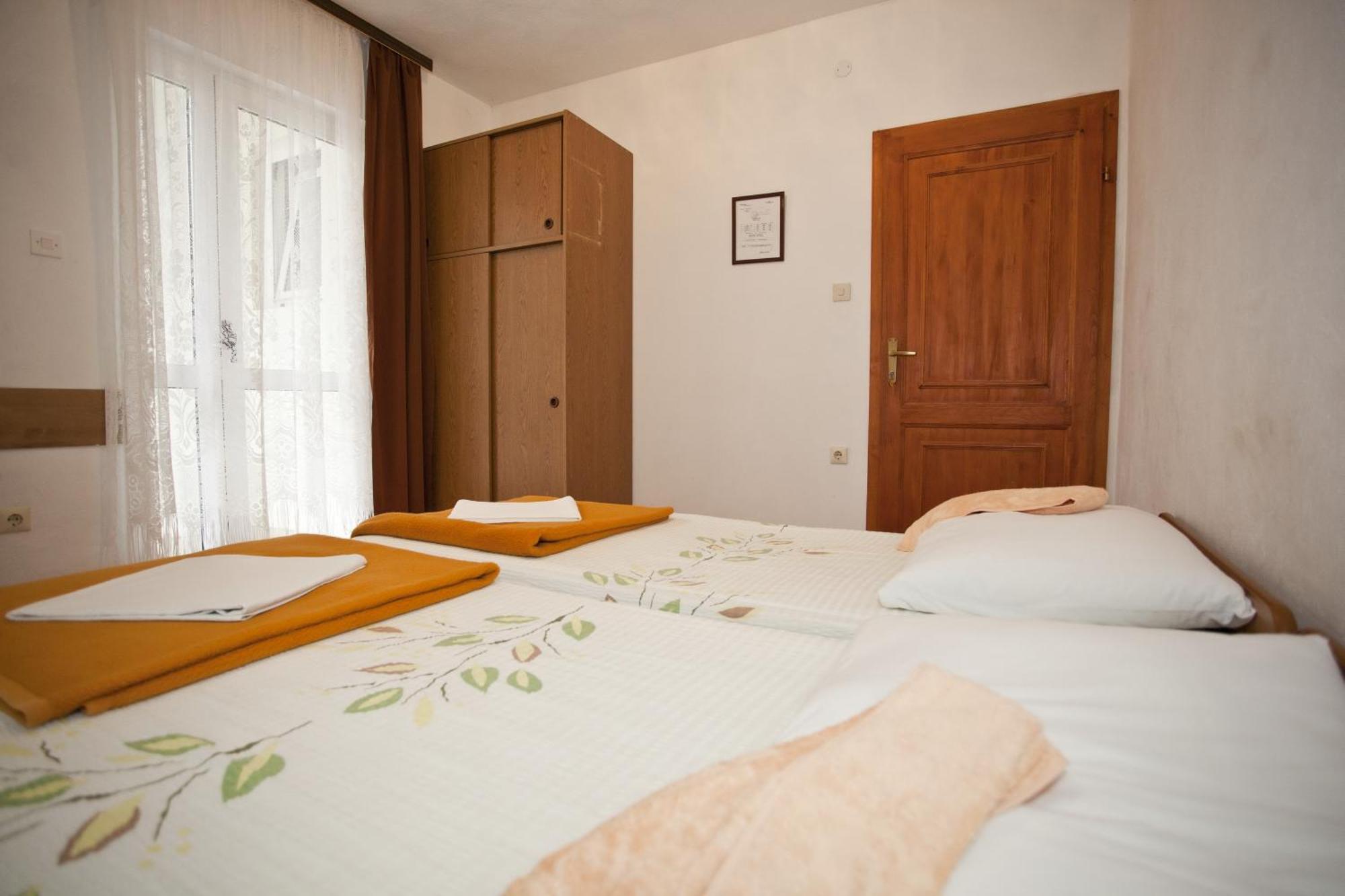 Apartments With A Parking Space Baska Voda, Makarska - 6761 部屋 写真